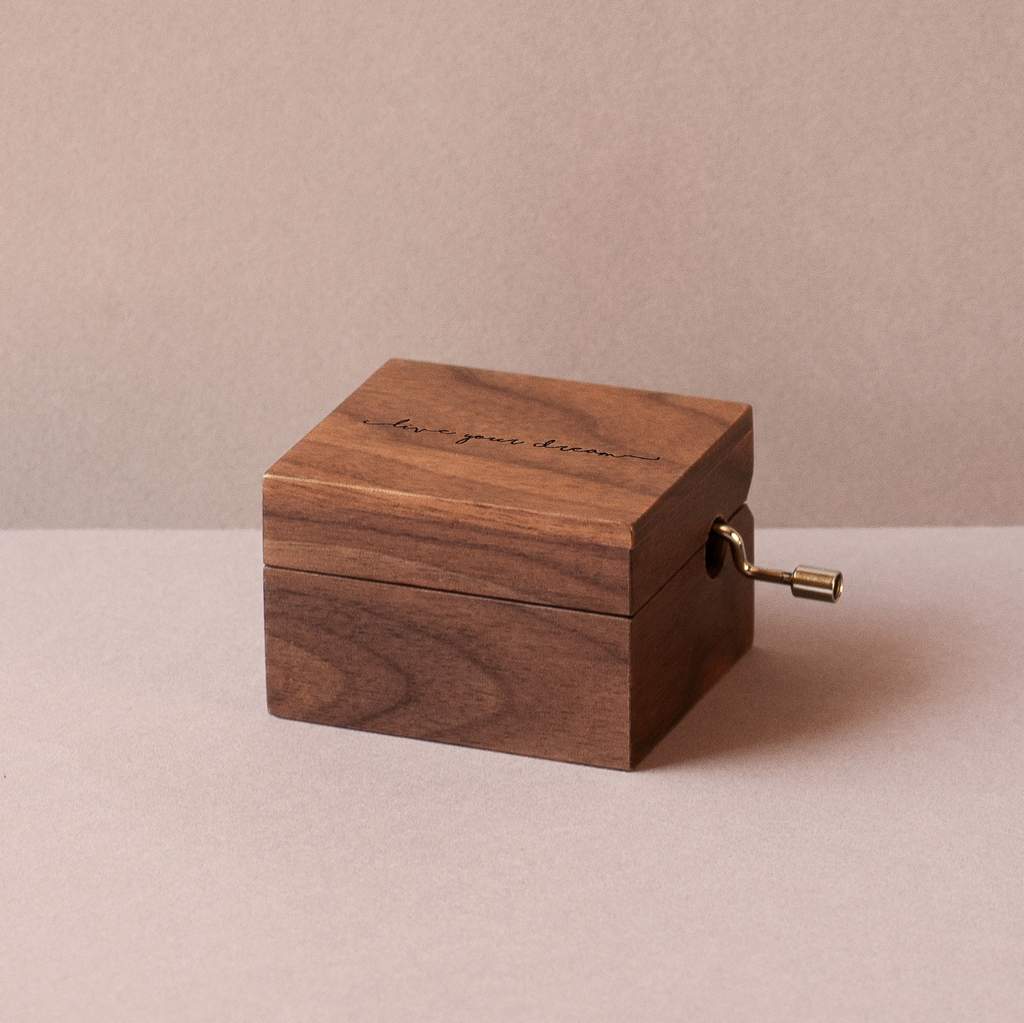 Engraved beech music box with the text Live your dream
